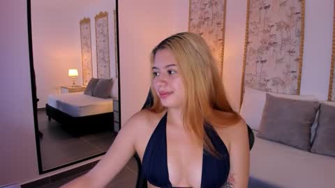 Snapshot of daniand_ chatting on 30, 10, 2025 D A N I A online show from 30, 10, 2025