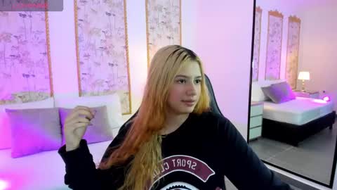 Snapshot of daniand_ chatting on 1, 11, 2025 D A N I A online show from 1, 11, 2025