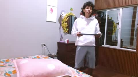 Snapshot of daniel_deluxx chatting on 10, 4, 2026 daniel_deluxx online show from 10, 4, 2026