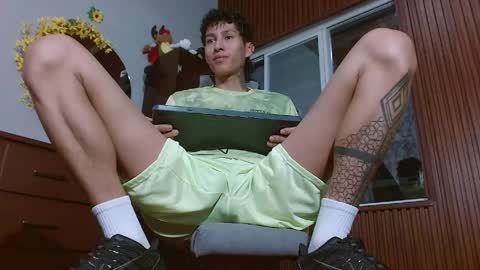 Snapshot of daniel_deluxx chatting on 14, 4, 2026 daniel_deluxx online show from 14, 4, 2026