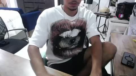 Snapshot of daniel_velez26 chatting on 25, 5, 2026 daniel_velez26 online show from 25, 5, 2026