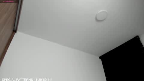  independent model   online show from 8, 2, 2026