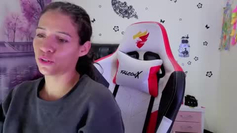 danielarivasth online show from 8, 9, 2025