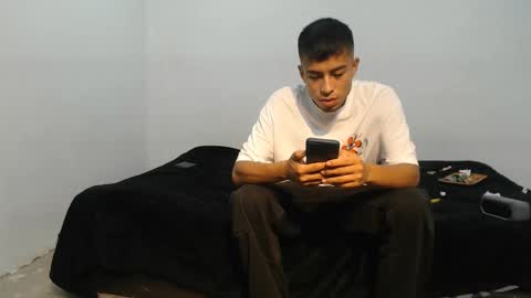 Snapshot of danielitopapii chatting on 21, 2, 2025 danielitopapii online show from 21, 2, 2025
