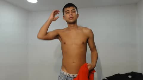 Snapshot of danielitopapii chatting on 5, 3, 2025 danielitopapii online show from 5, 3, 2025