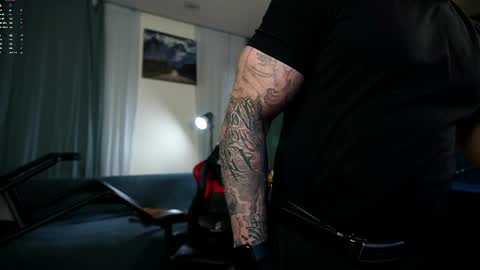 Snapshot of danielkraig_for_u chatting on 4, 4, 2026 Daniel Kraig online show from 4, 4, 2026