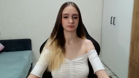 Daniella Martin online show from 4, 12, 2024