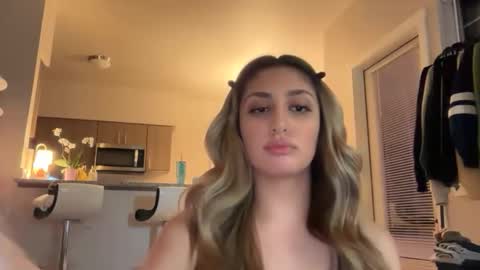 daniellarae1 online show from 8, 4, 2026