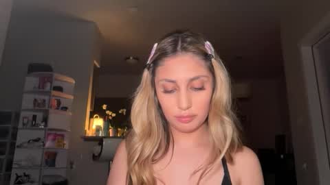 daniellarae1 online show from 9, 4, 2026