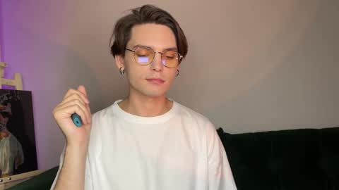 Snapshot of danieltuckerr chatting on 5, 10, 2025 danieltuckerr online show from 5, 10, 2025