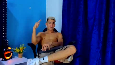 Snapshot of danii_scot chatting on 7, 12, 2024 Dani online show from 7, 12, 2024