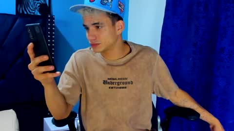 Snapshot of danii_scot chatting on 18, 12, 2024 Dani online show from 18, 12, 2024