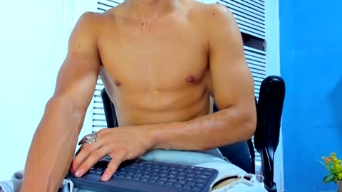 Snapshot of danii_scot chatting on 19, 12, 2024 Dani online show from 19, 12, 2024