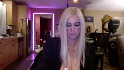 DanikaWhite69 online show from 10, 12, 2024