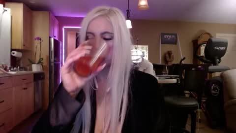 DanikaWhite69 online show from 14, 12, 2024