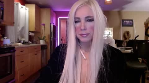 DanikaWhite69 online show from 16, 12, 2024