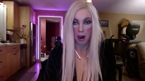 DanikaWhite69 online show from 5, 3, 2025