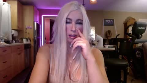 Snapshot of danikawhite69 chatting on 17, 9, 2025 DanikaWhite69 online show from 17, 9, 2025