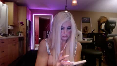 Snapshot of danikawhite69 chatting on 14, 10, 2025 DanikaWhite69 online show from 14, 10, 2025