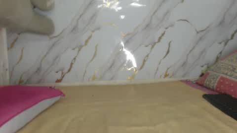 INSTAGRAM  Minni Moom online show from 20, 11, 2025