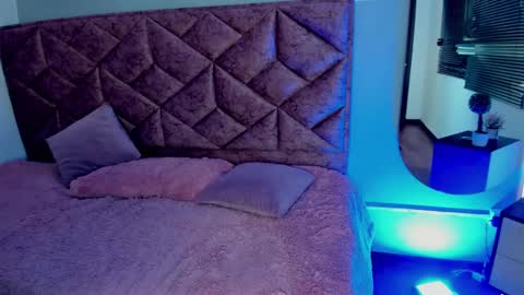 danix_coruscans online show from 18, 1, 2025