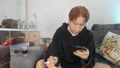 Vanilla Red online show from 29, 11, 2025