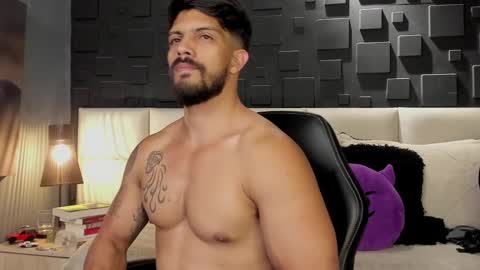 Snapshot of dann_saenz chatting on 8, 2, 2025 Dann saenz online show from 8, 2, 2025