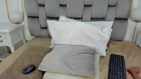 Snapshot of danna__ortiz chatting on 12, 2, 2025 Danna online show from 12, 2, 2025