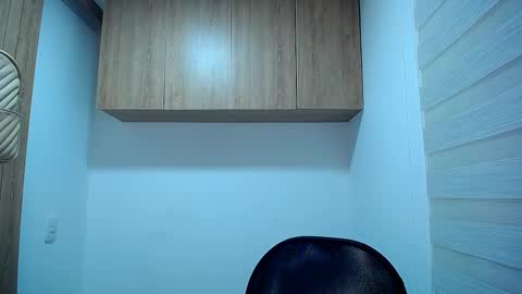 Snapshot of danna__ross chatting on 12, 11, 2025 Danna Ross online show from 12, 11, 2025