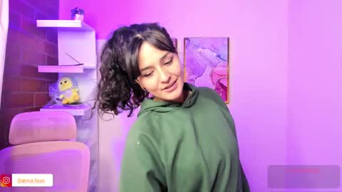 Danna Lovs online show from 10, 3, 2025