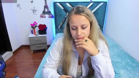 Snapshot of danna_martinezz chatting on 14, 9, 2025 Danna martinezz online show from 14, 9, 2025