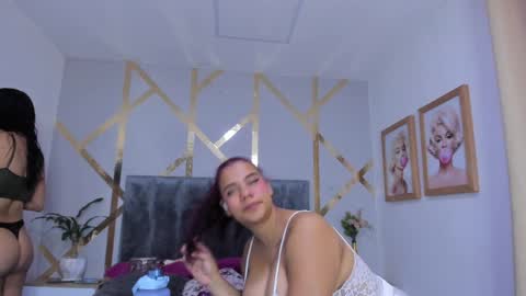 Snapshot of danna_reyess chatting on 13, 12, 2024 Danna online show from 13, 12, 2024