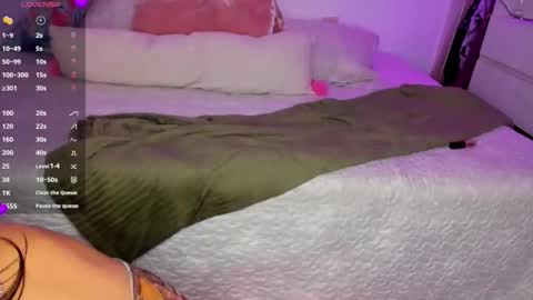 Danna Rhodes online show from 14, 11, 2025