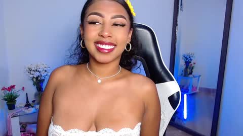 Snapshot of danna_schmidt23 chatting on 1, 2, 2025 Danna online show from 1, 2, 2025