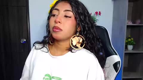 Snapshot of danna_schmidt23 chatting on 1, 10, 2025 Danna online show from 1, 10, 2025