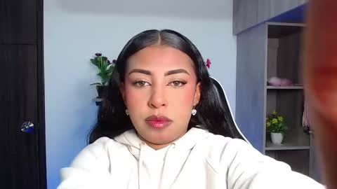 Snapshot of danna_schmidt23 chatting on 17, 10, 2025 Danna online show from 17, 10, 2025