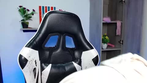 Snapshot of danna_schmidt23 chatting on 29, 10, 2025 Danna online show from 29, 10, 2025