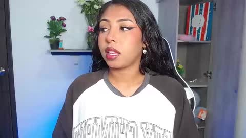 Snapshot of danna_schmidt23 chatting on 27, 11, 2025 Danna online show from 27, 11, 2025