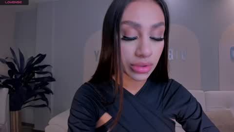 Danna Cruz  online show from 2, 3, 2025