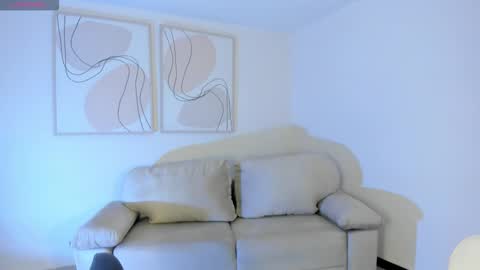 Danna Cruz  online show from 3, 3, 2026