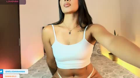 Danna Wells online show from 10, 10, 2025