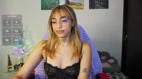 Snapshot of dannielle_ chatting on 14, 12, 2024    online show from 14, 12, 2024