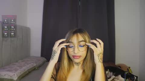 Snapshot of dannielle_ chatting on 3, 3, 2025    online show from 3, 3, 2025