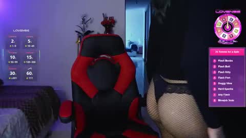 Snapshot of dannielle_ chatting on 12, 10, 2025    online show from 12, 10, 2025