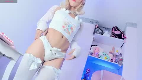 Snapshot of danniigrovers chatting on 20, 6, 2026 Danni Sebastian online show from 20, 6, 2026