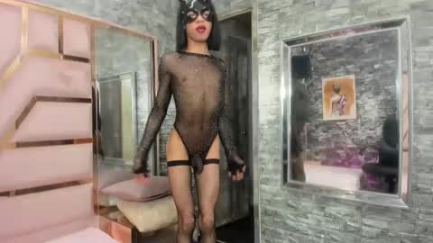 Snapshot of danny_lux chatting on 7, 6, 2026 Danny online show from 7, 6, 2026