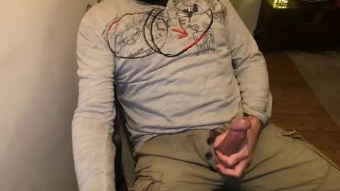 Snapshot of dannybuoy2 chatting on 29, 12, 2024 dannybuoy2 online show from 29, 12, 2024