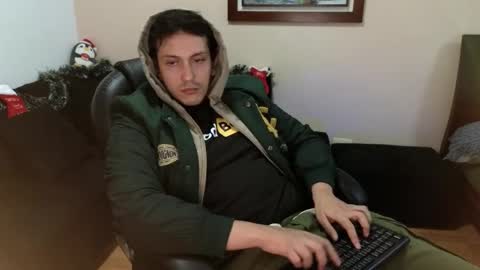 Snapshot of danruiz33 chatting on 5, 12, 2025 Dan online show from 5, 12, 2025