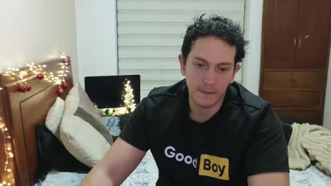 Snapshot of danruiz33 chatting on 21, 12, 2025 Dan online show from 21, 12, 2025