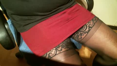 dansuit online show from 15, 12, 2025